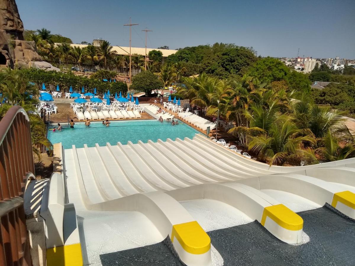 Aparthotel Piazza Com Acesso Ao Clube Diroma à Caldas Novas Extérieur photo